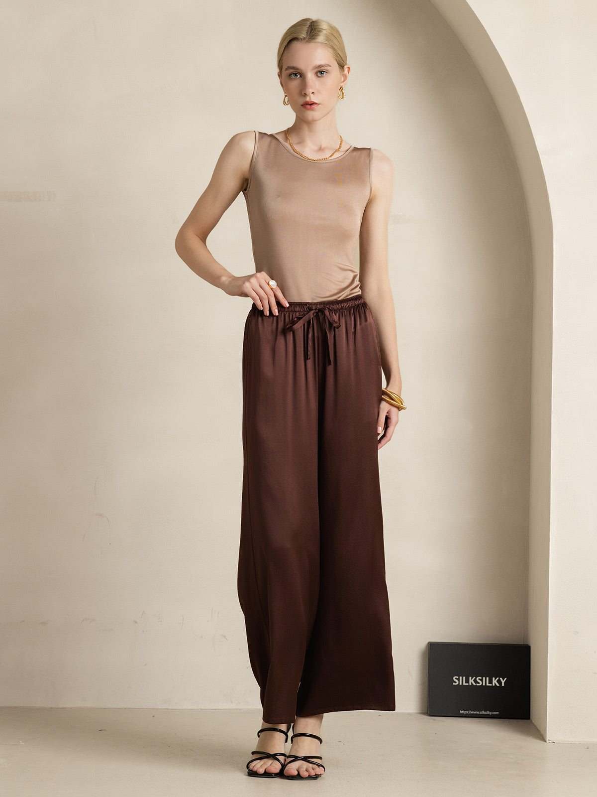 [قهوة] SilkSilky-SA محبوك الحرير رقبة مستديرة تي شيرت نسائية 008,