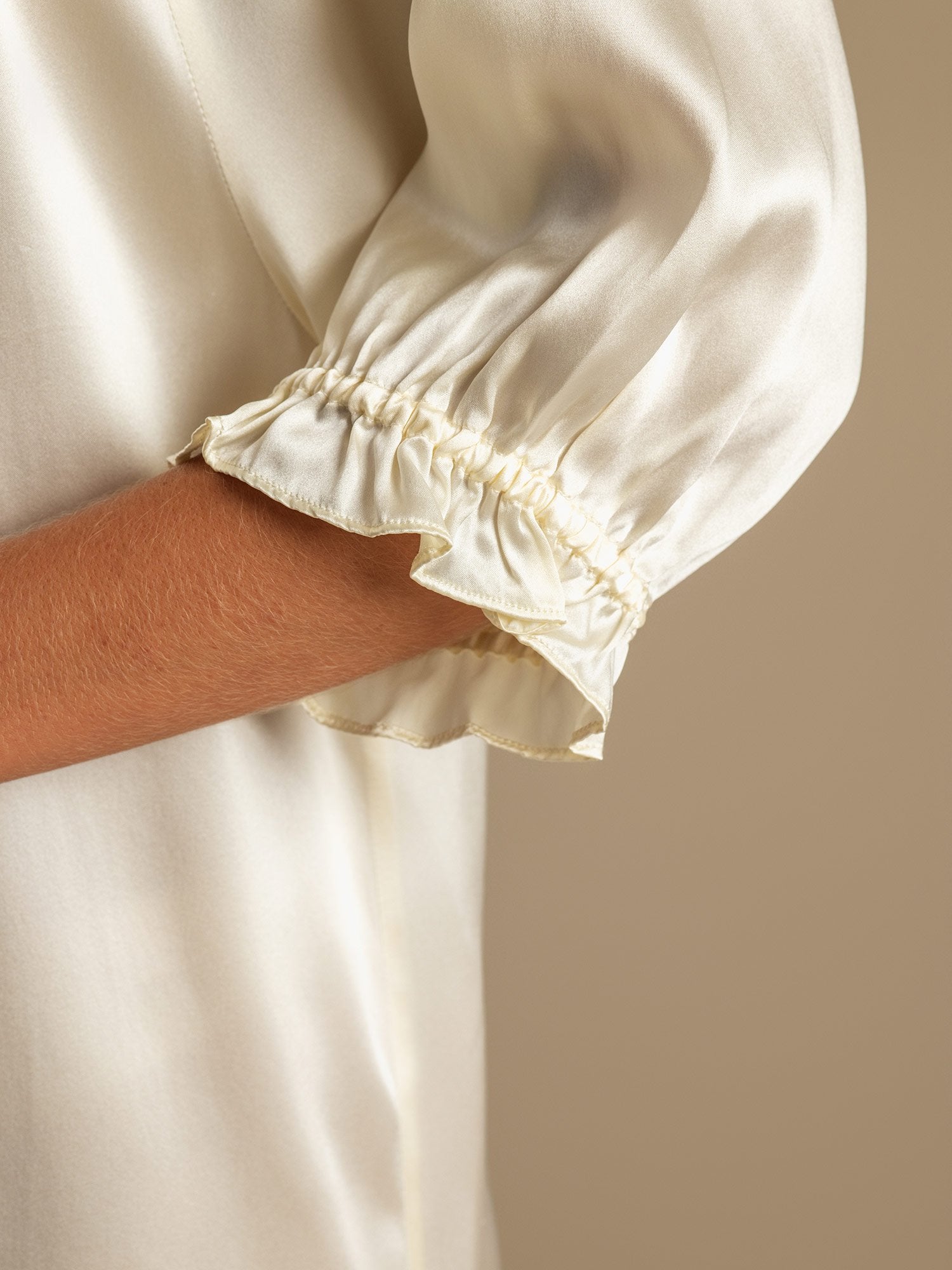 [أبيض] SilkSilky-SA الحرير الخالص Nightgown 005