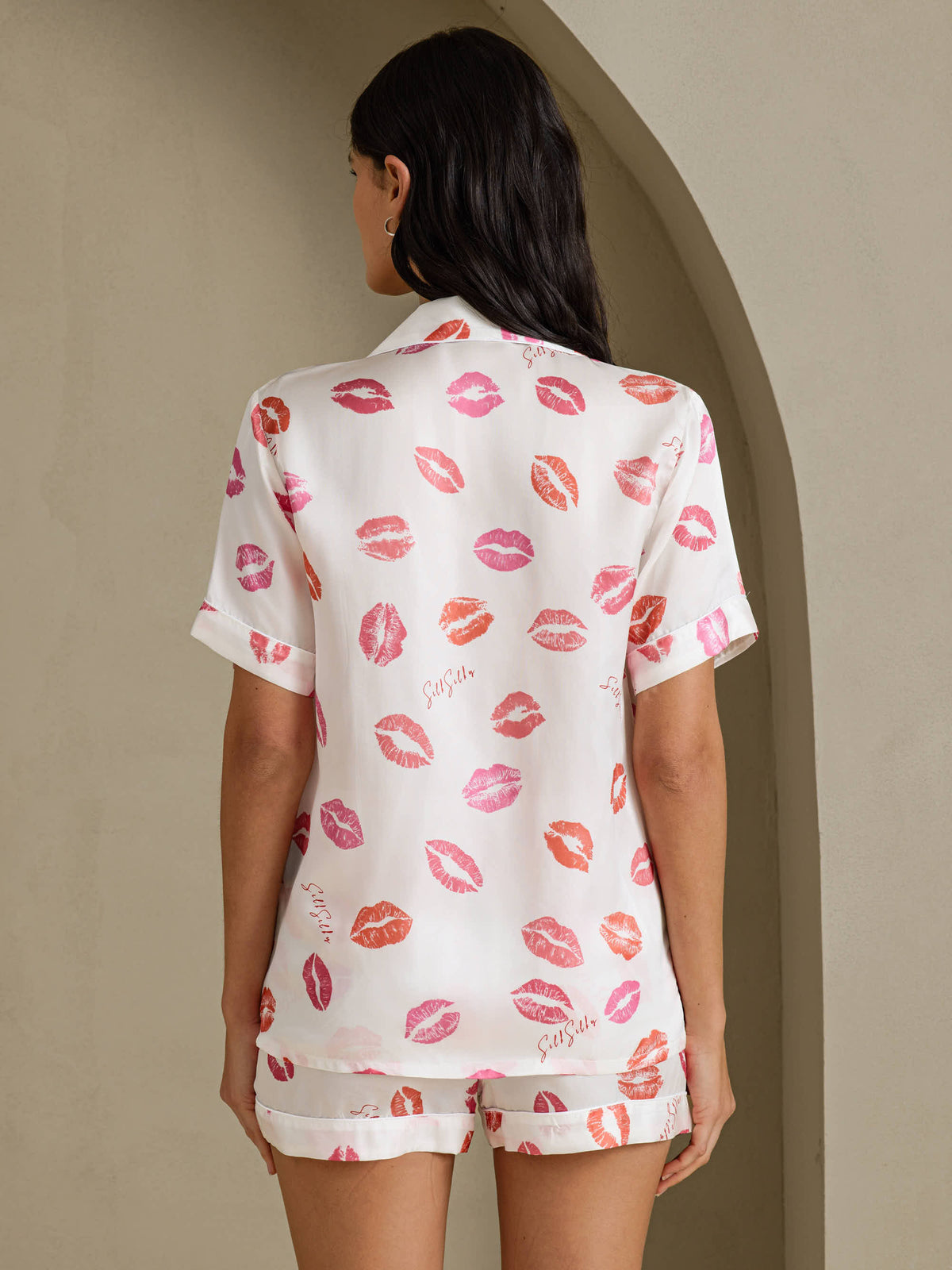 [أحمر شفاه أبيض] SilkSilky-SA Short Sleeve Notch Collar طقم بيجامة نسائي 002