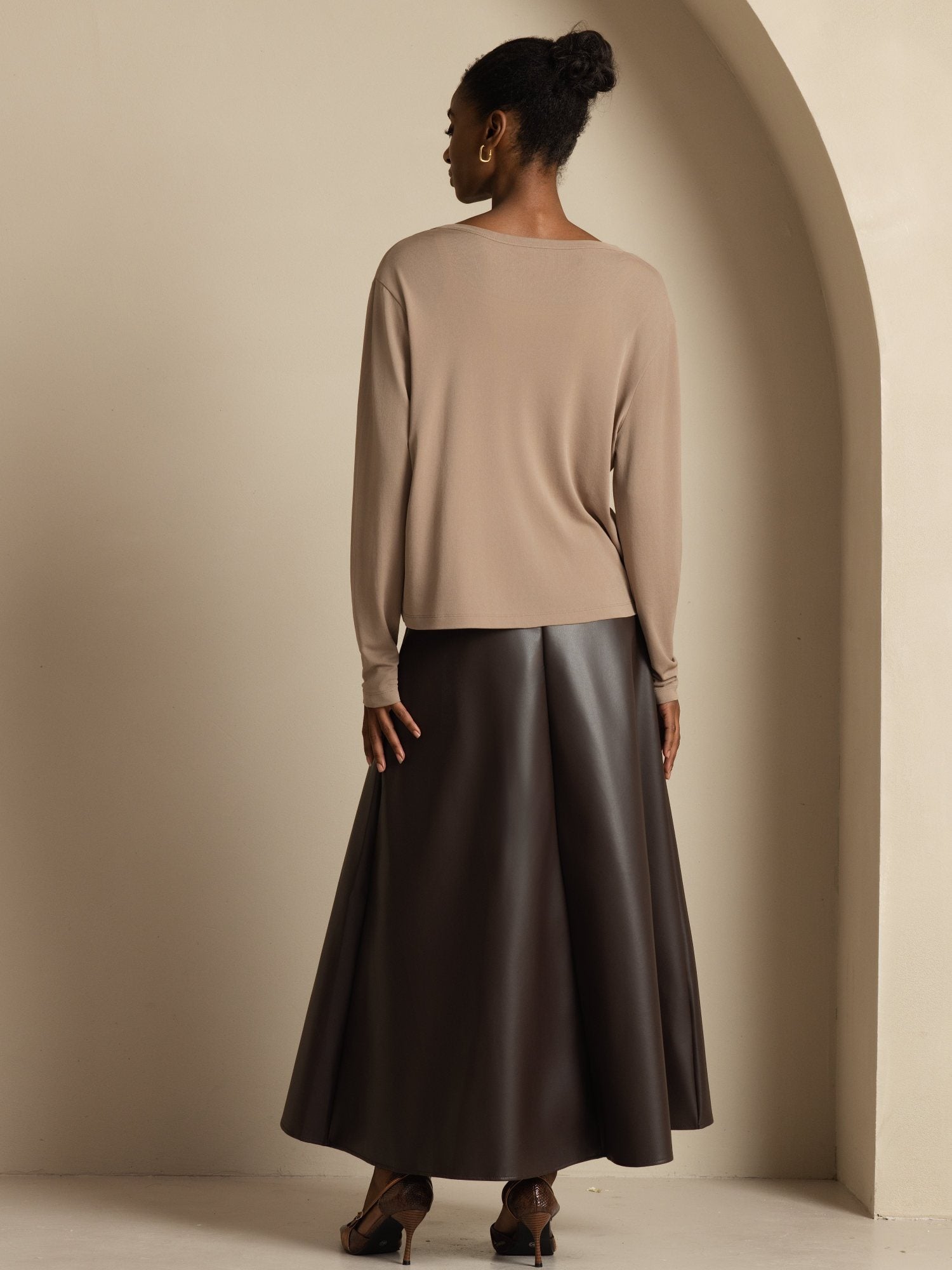 [تان(بنيفاتح)] SilkSilky-SA 19Momme الأكمام الطويلة رقبة على شكل حرف V كارديجان نسائي 007