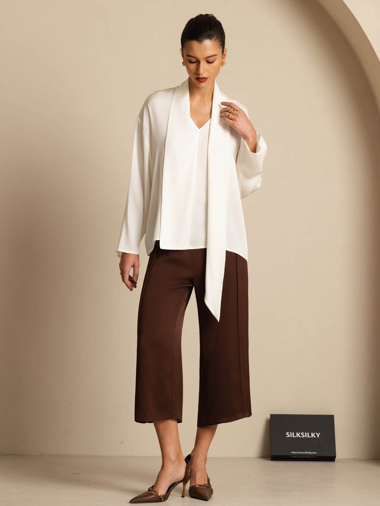 [أبيض] SilkSilky-SA 19Momme الحرير الأكمام الطويلة رقبة على شكل حرف V بلوزة 007