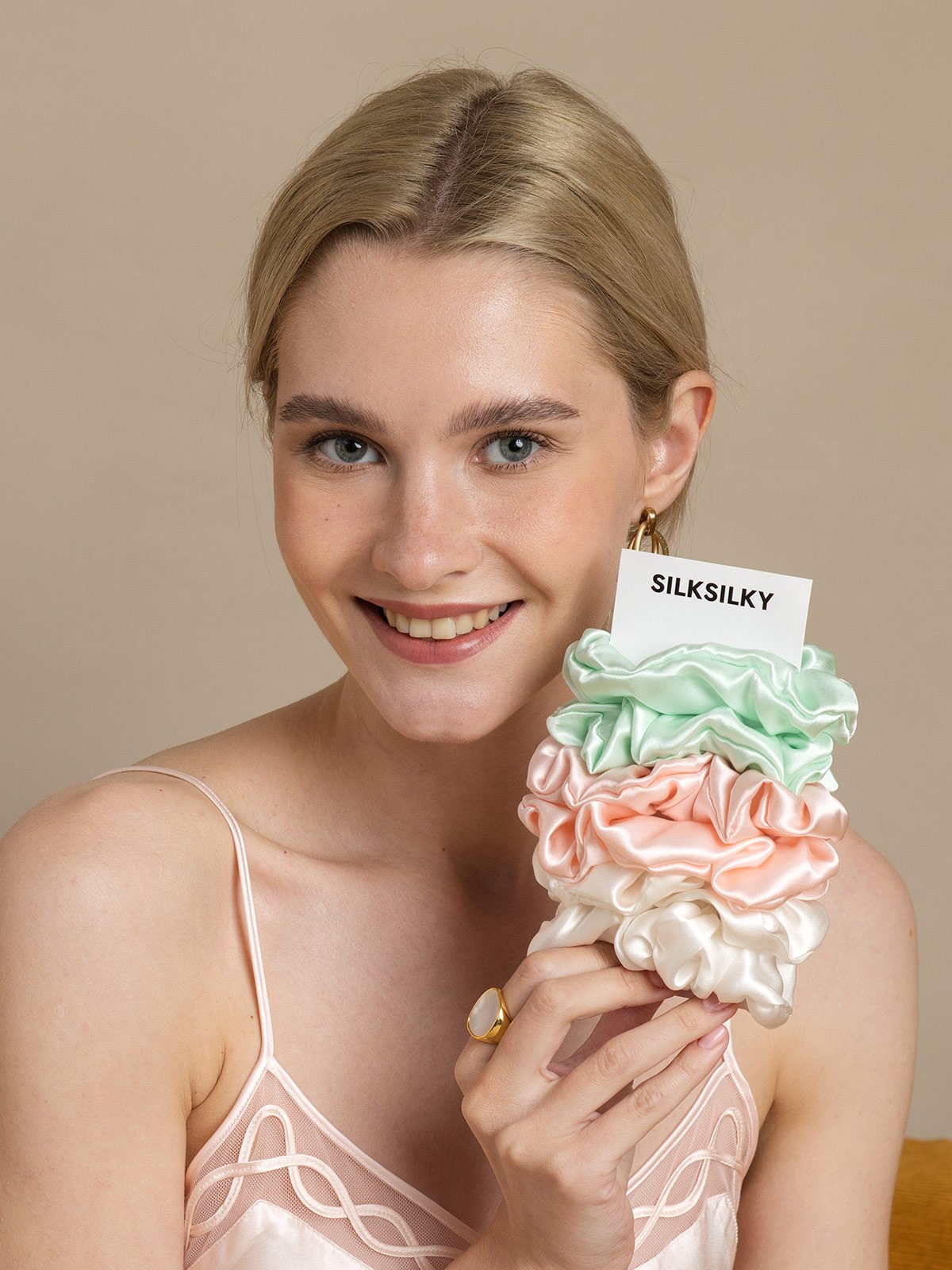 [مجموعة2] SilkSilky-SA Scrunchie 002