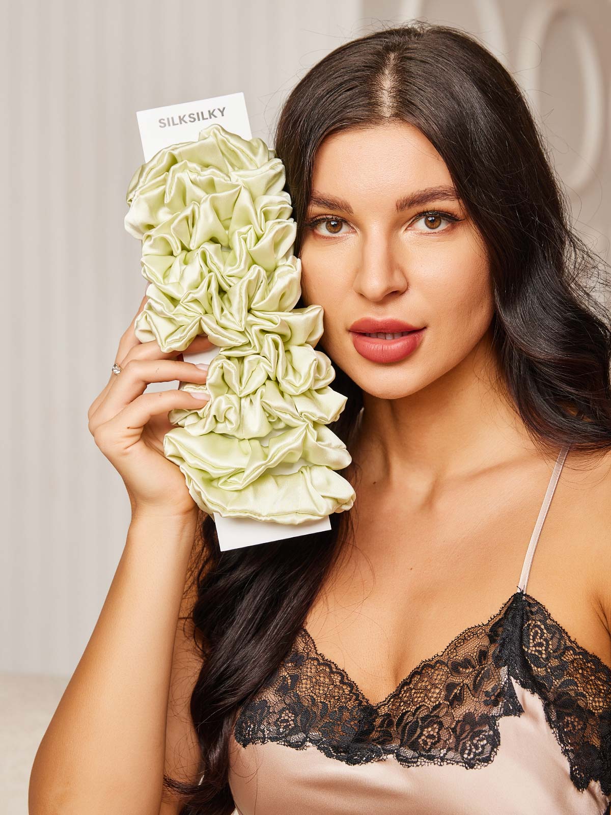 [اخضر فاتح] SilkSilky-SA 19Momme الحرير الخالص Scrunchie 001