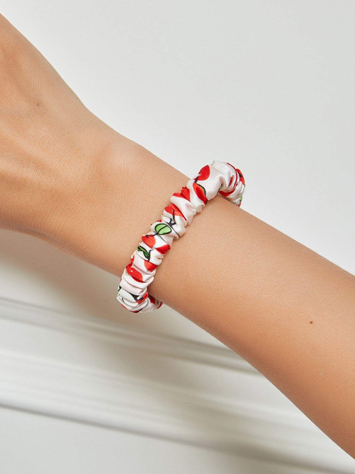 [أحمر] SilkSilky-SA Scrunchie 001