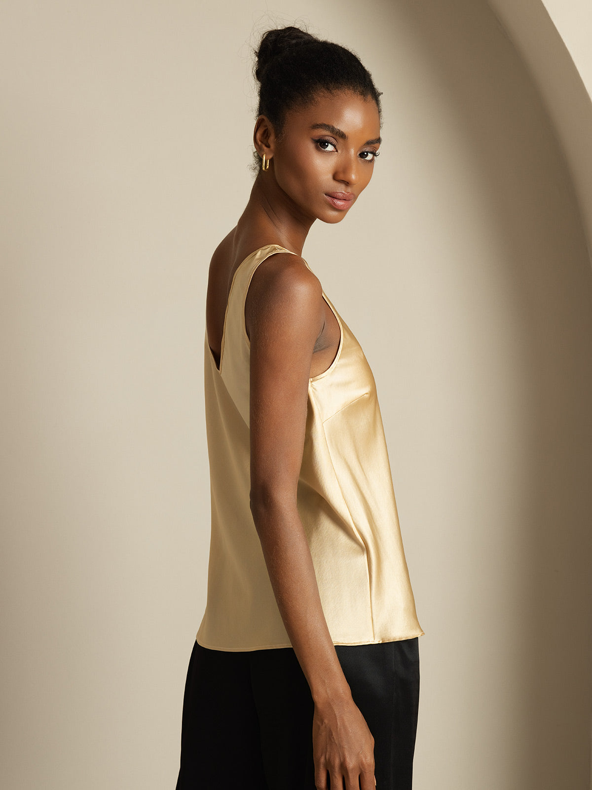 [شامبانيا] SilkSilky-SA 19Momme الحرير رقبة على شكل حرف V كامي 003,