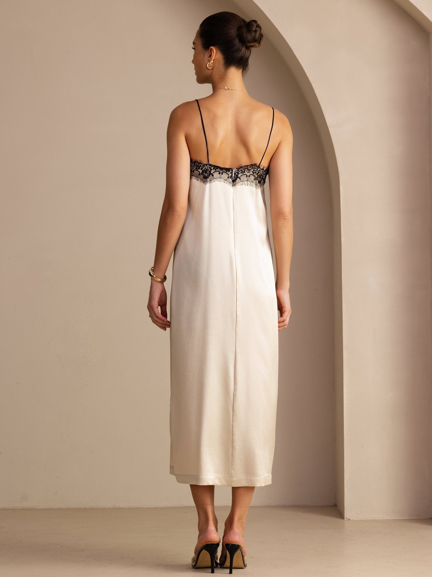 [بيج الأرز] SilkSilky-SA Spaghetti Strap Square Neck فساتين نسائية 002