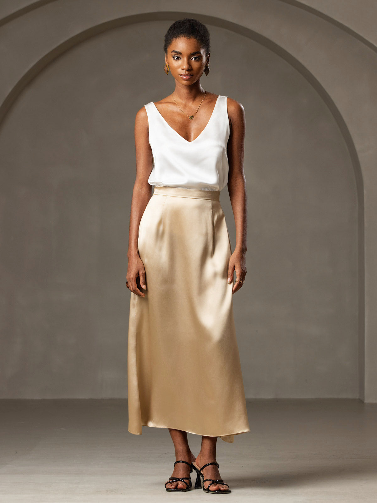 [أبيض] SilkSilky-SA 19Momme الحرير رقبة على شكل حرف V كامي 001,