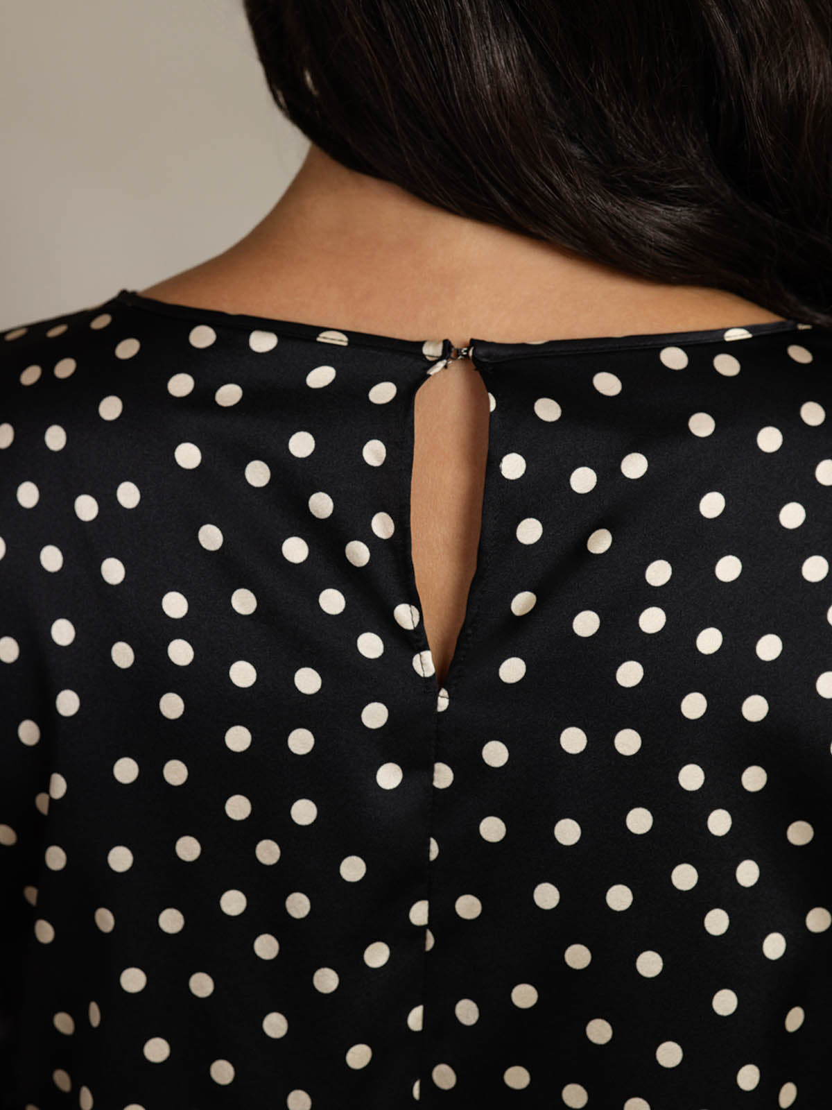 [منقط] SilkSilky-SA 19Momme الحرير رقبة مستديرة تي شيرت نسائية 005,