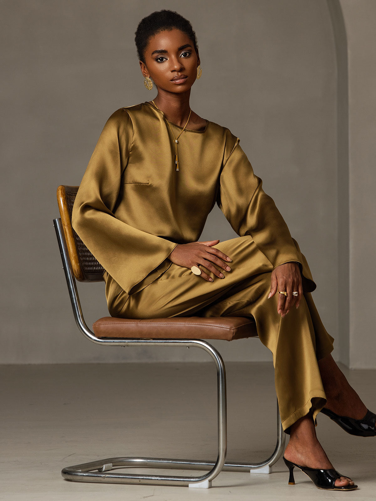 [بني] SilkSilky-SA 19Momme الحرير رقبة مستديرة تي شيرت نسائية 007,