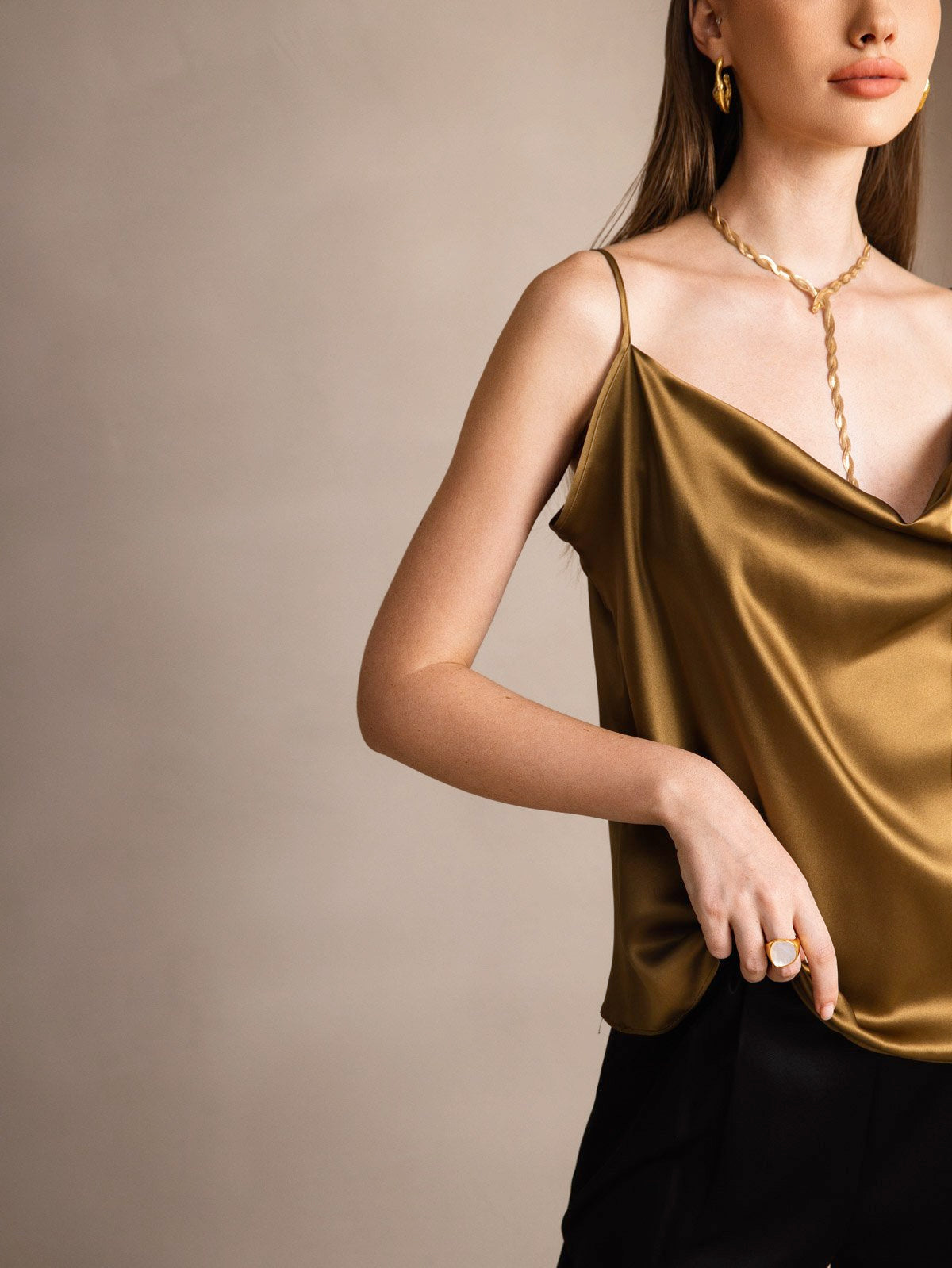 [بني] SilkSilky-SA 19Momme الحرير فتحة عنق بثنيات ملفوفة كامي 004