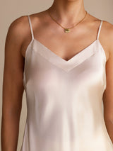 [اللون البيج] SilkSilky-SA Sleeveless V Neck كامي 004