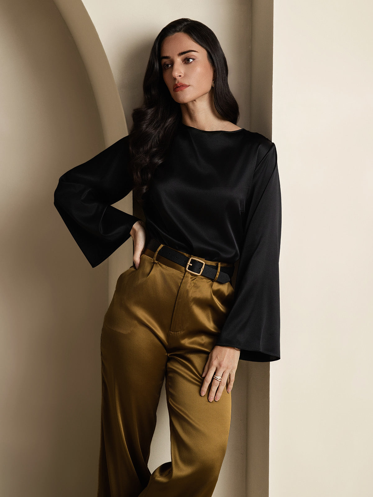 [أسود] SilkSilky-SA 19Momme الحرير رقبة مستديرة تي شيرت نسائية 006,