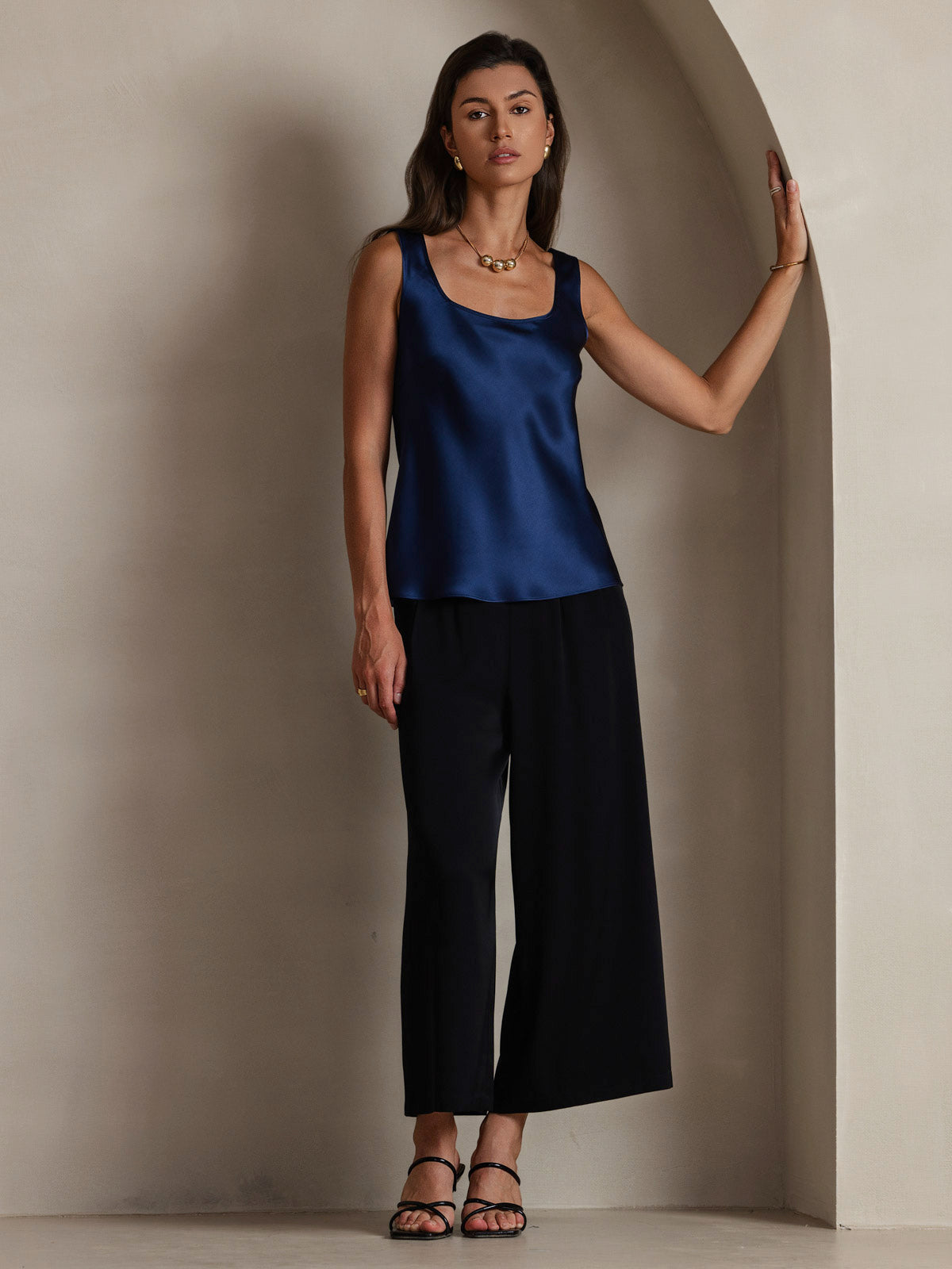 [أزرق غامق] SilkSilky-SA 19Momme الحرير رقبة على شكل حرف U كامي 006,