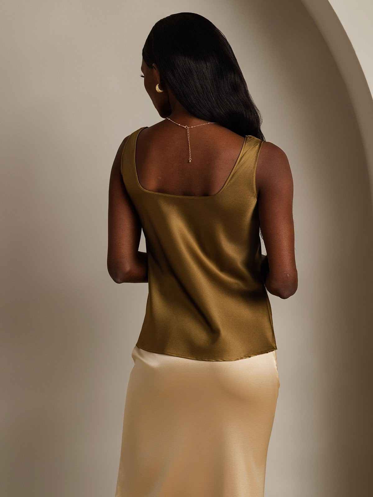 [بني] SilkSilky-SA 19Momme الحرير رقبة على شكل حرف U كامي 002,