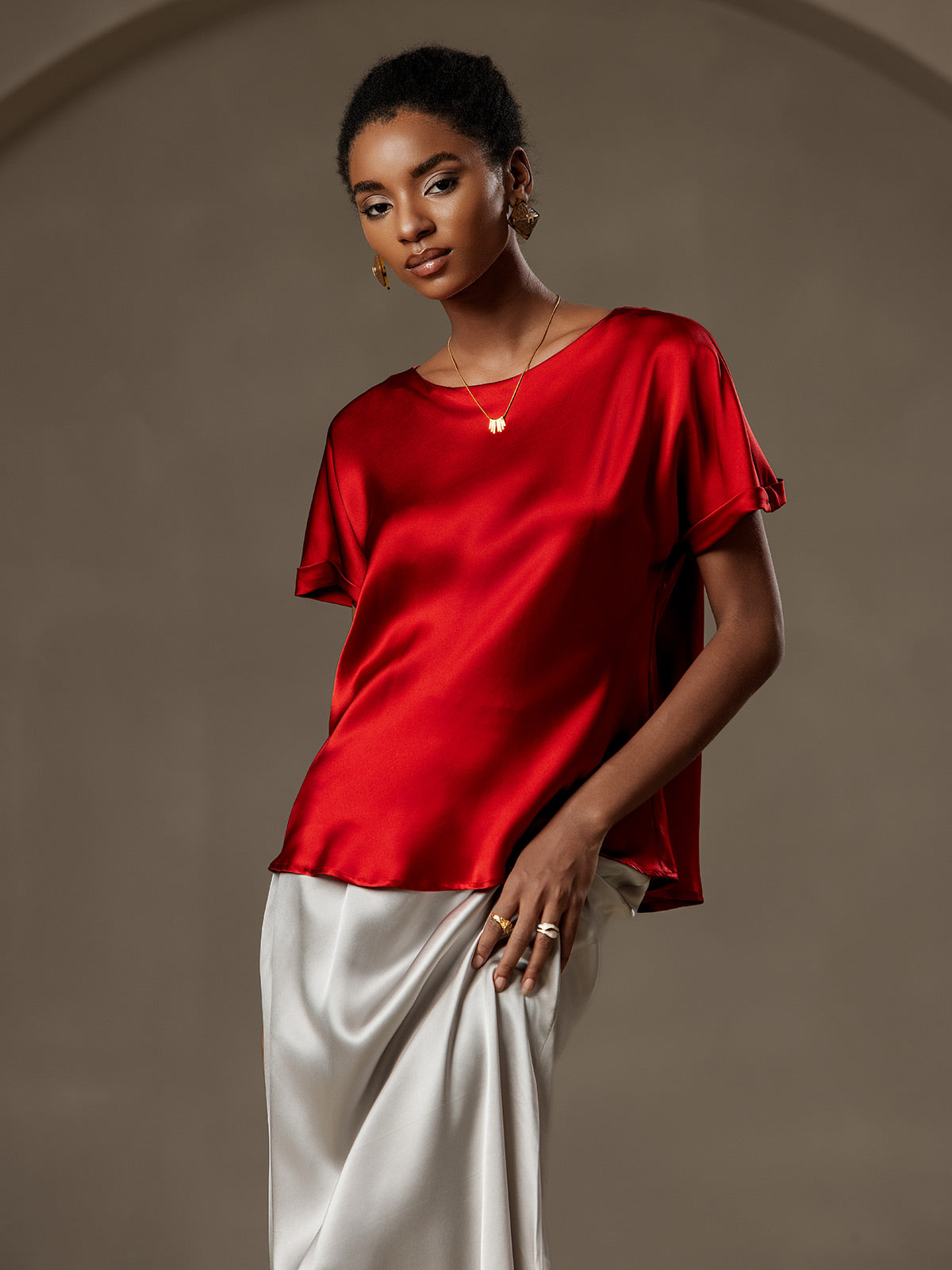 [خمر] SilkSilky-SA 19Momme الحرير الأكمام القصيرة رقبة مستديرة تي شيرت نسائية 001