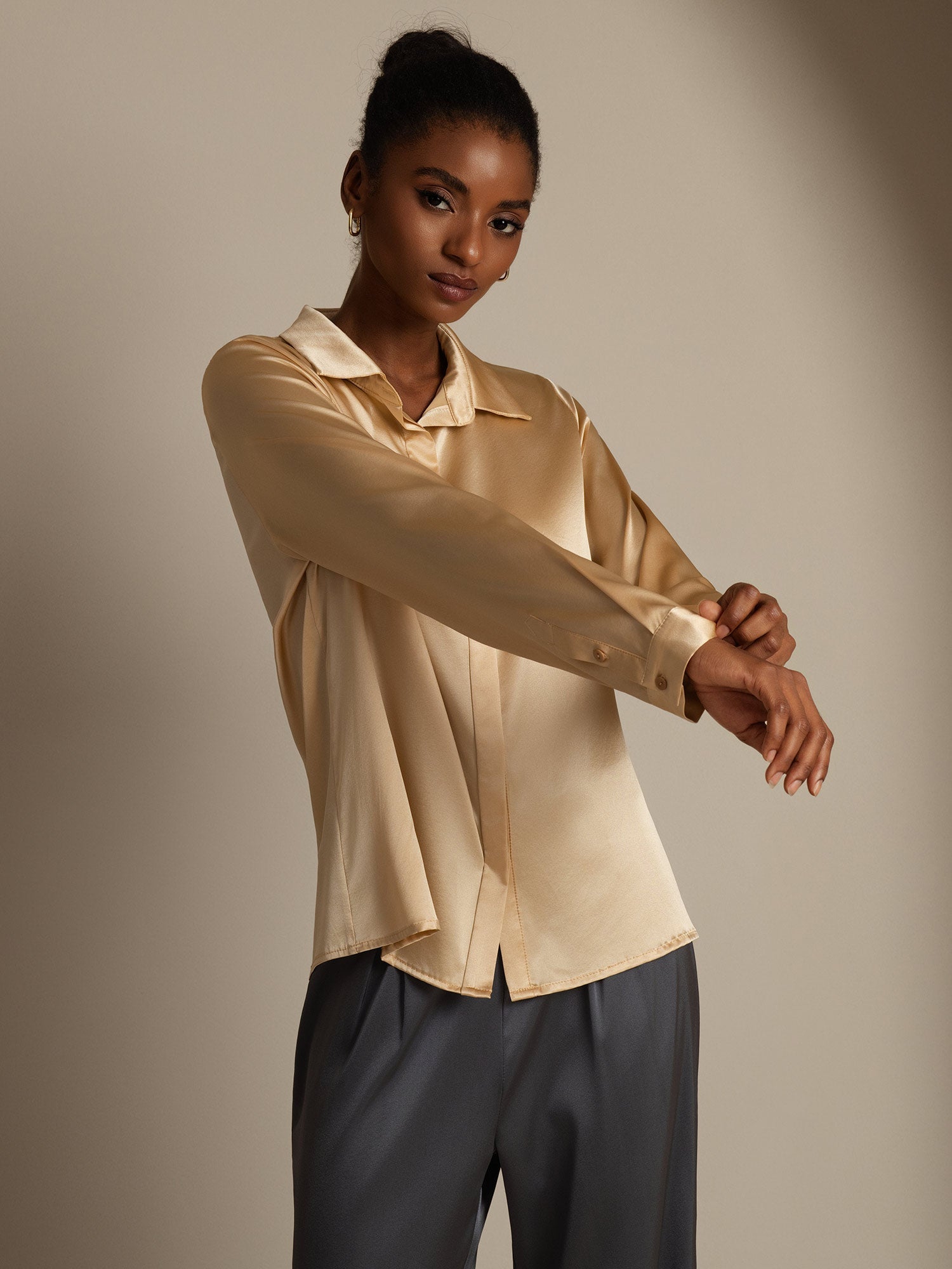 [شامبانيا] SilkSilky-SA 19Momme الحرير الأكمام الطويلة Lapel Collar بلايز نسائية 005