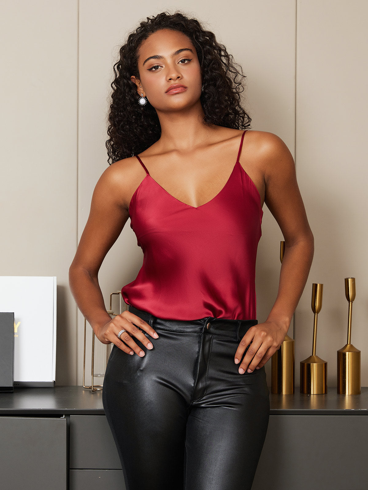 [احمر غامق] SilkSilky-SA الحرير الخالص بدون أكمام رقبة على شكل حرف V كامي 004