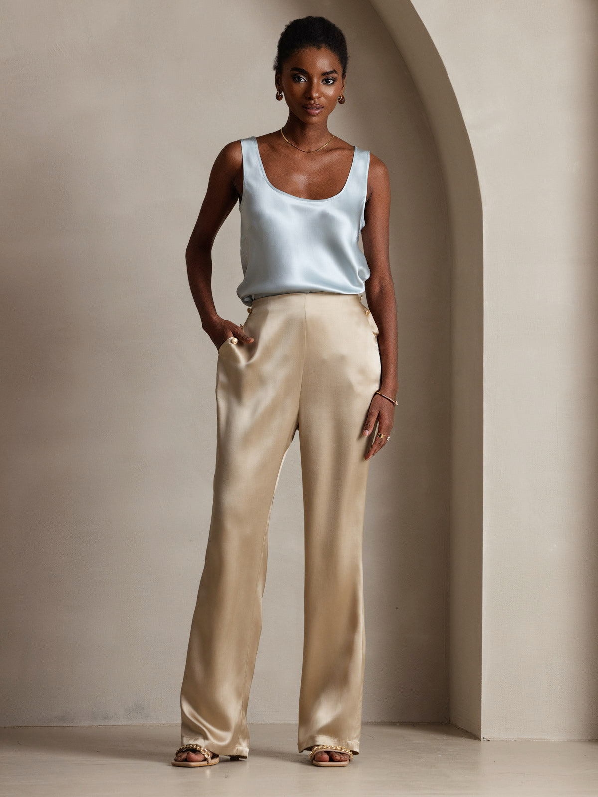 [أزرق فاتح] SilkSilky-SA 19Momme الحرير رقبة على شكل حرف U كامي 005,