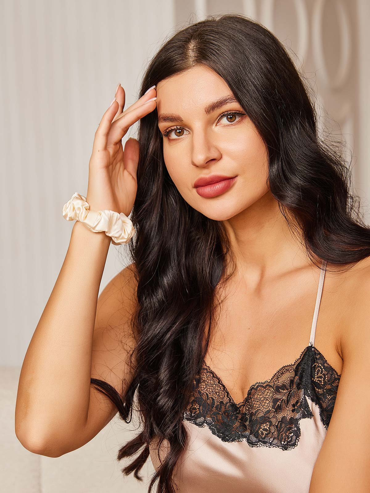 [البيج الفاتح] SilkSilky-SA 19Momme الحرير الخالص Scrunchie 002
