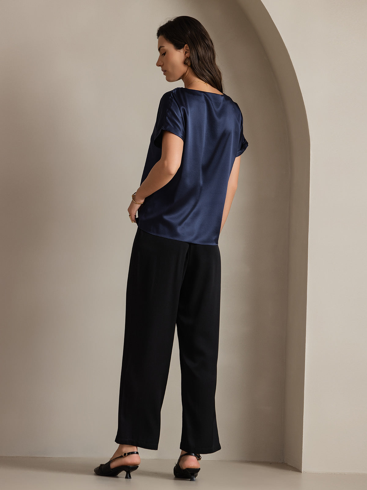 [أزرق غامق] SilkSilky-SA 19Momme الحرير الأكمام القصيرة رقبة مستديرة تي شيرت نسائية 002