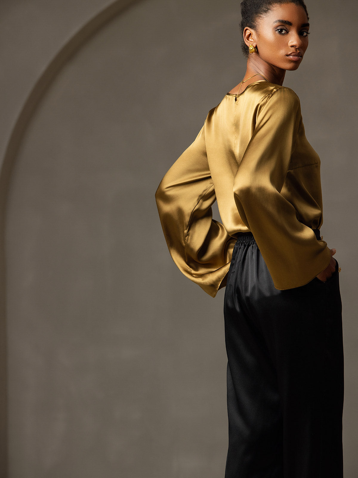 [بني] SilkSilky-SA 19Momme الحرير رقبة مستديرة تي شيرت نسائية 006,