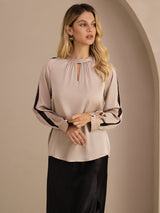 [تان (بني فاتح)] SilkSilky-SA Long Sleeve Keyhole Neck بلوزات نسائية 003