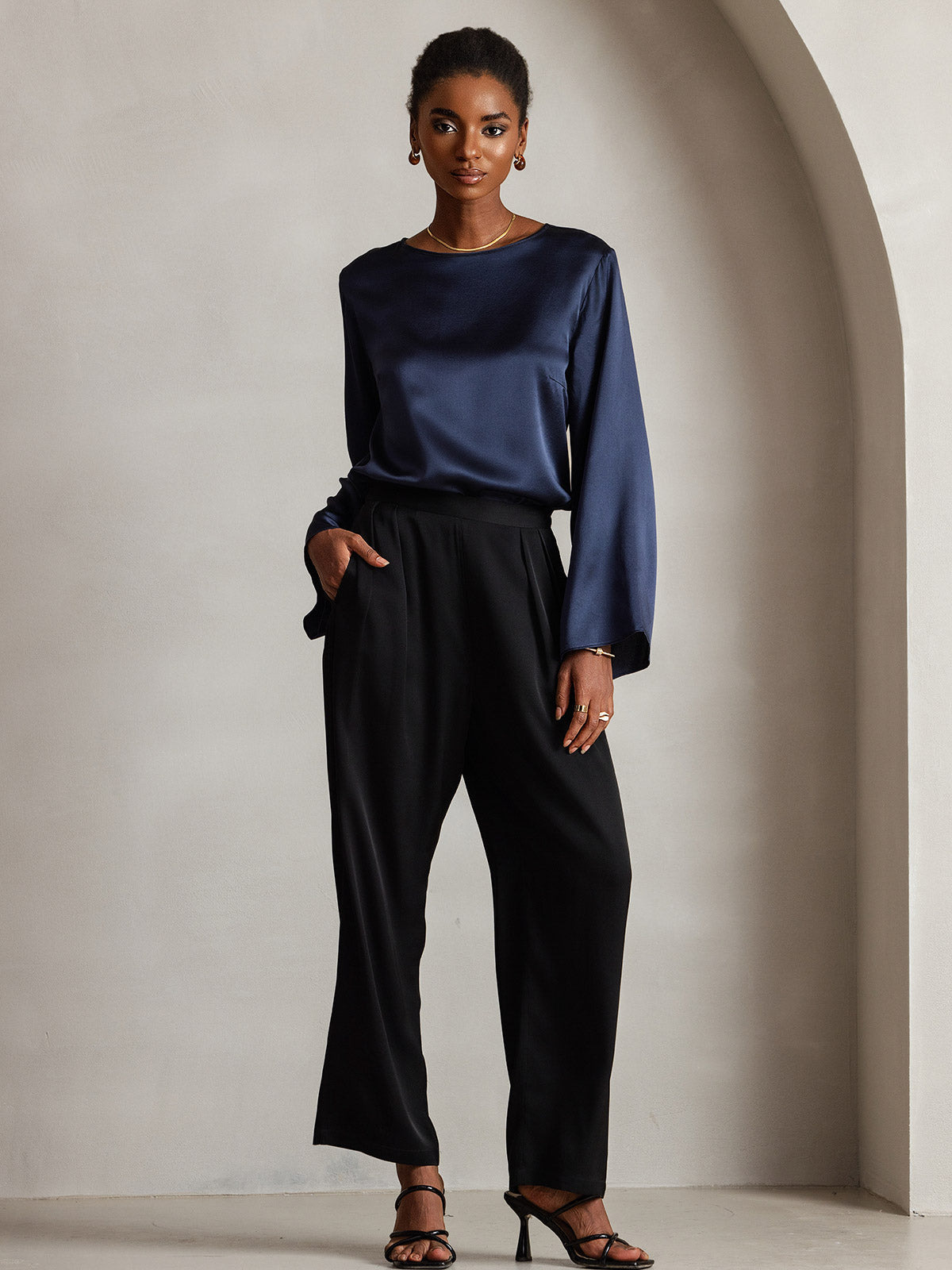 [أزرق غامق] SilkSilky-SA 19Momme الحرير الأكمام الطويلة رقبة مستديرة بلوزة 007