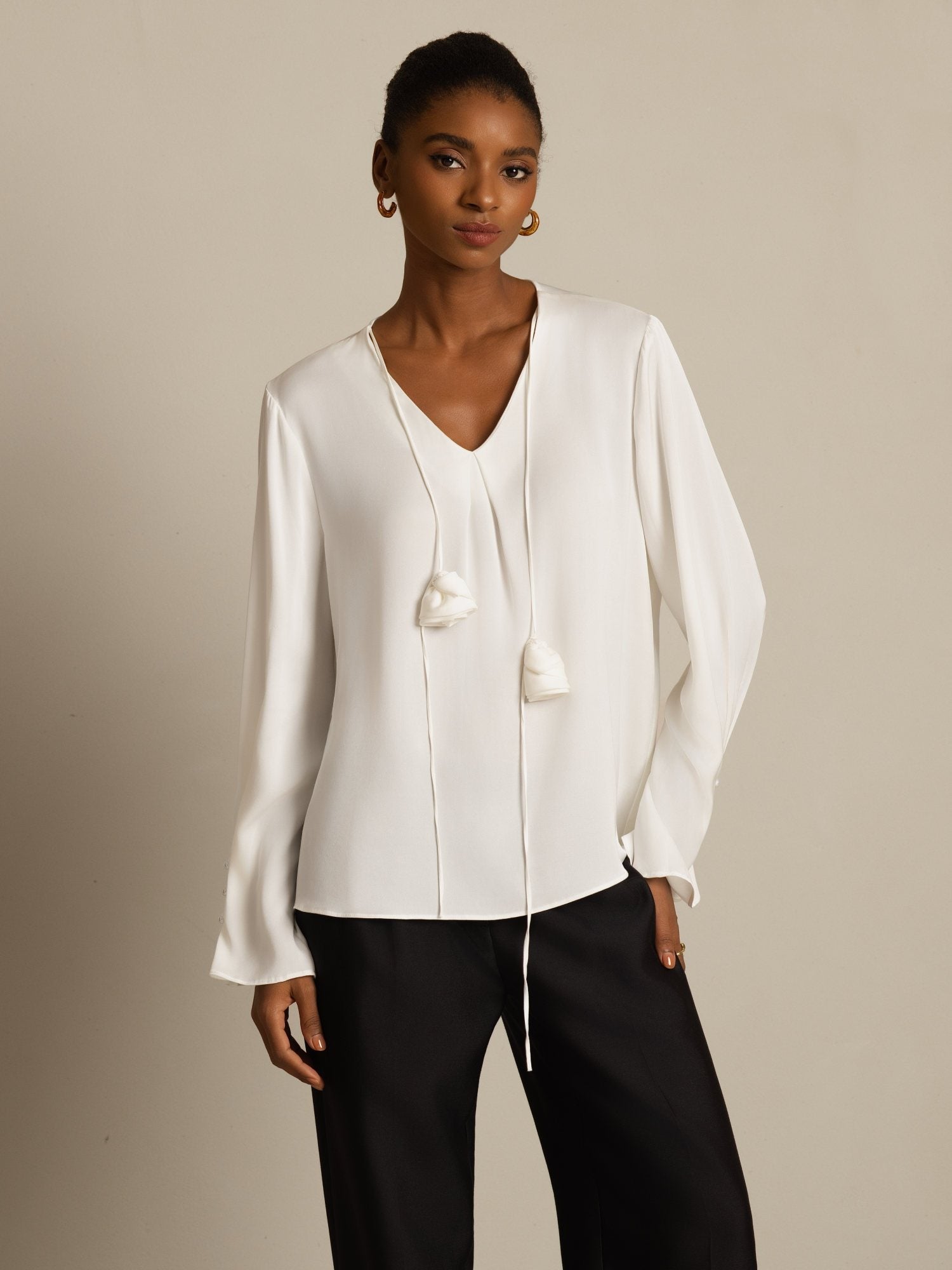 [أبيض] SilkSilky-SA 19Momme الحرير الأكمام الطويلة رقبة على شكل حرف V بلوزة 001