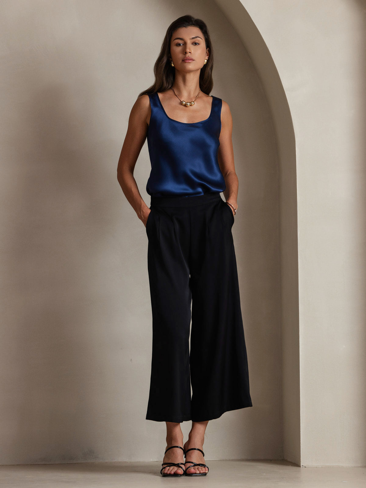 [أزرق غامق] SilkSilky-SA 19Momme الحرير رقبة على شكل حرف U كامي 008,