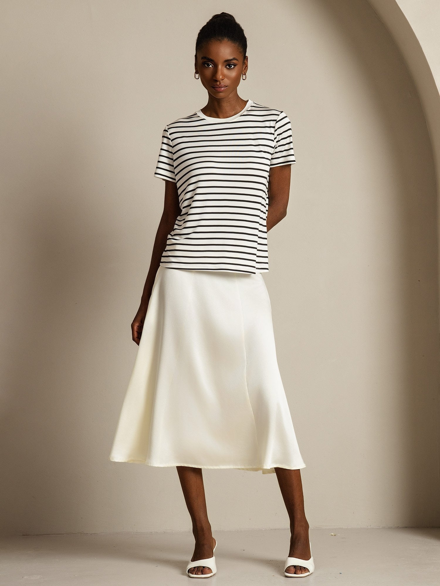 [شريطأبيض] SilkSilky-SA الحرير الخالص رقبة مستديرة تي شيرت نسائية 007