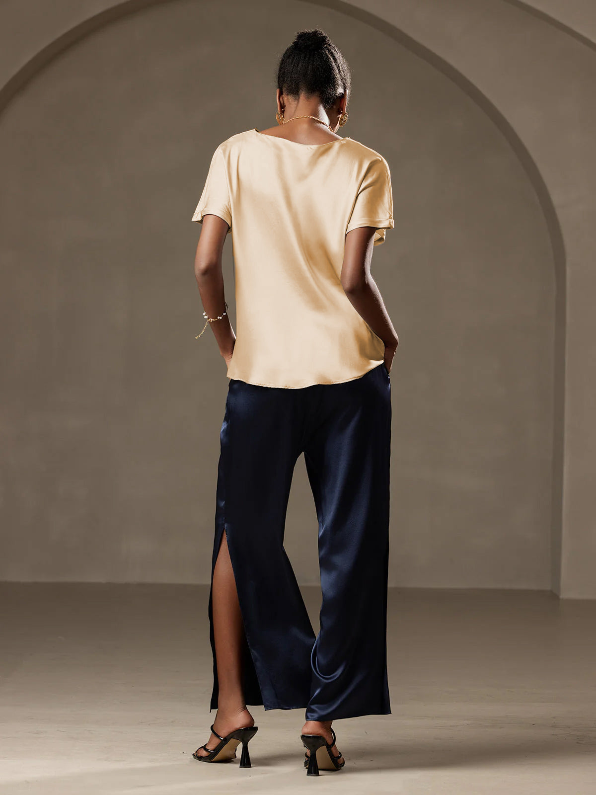 [شامبانيا] SilkSilky-SA 19Momme الحرير رقبة مستديرة تي شيرت نسائية 002