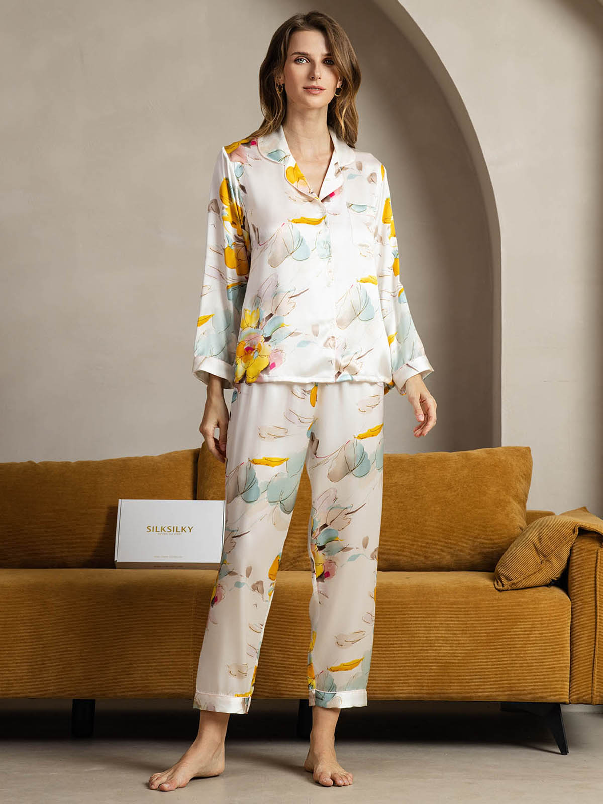 [حبر الأوركيد] SilkSilky-SA الحرير الخالص Womens Pajamas 001