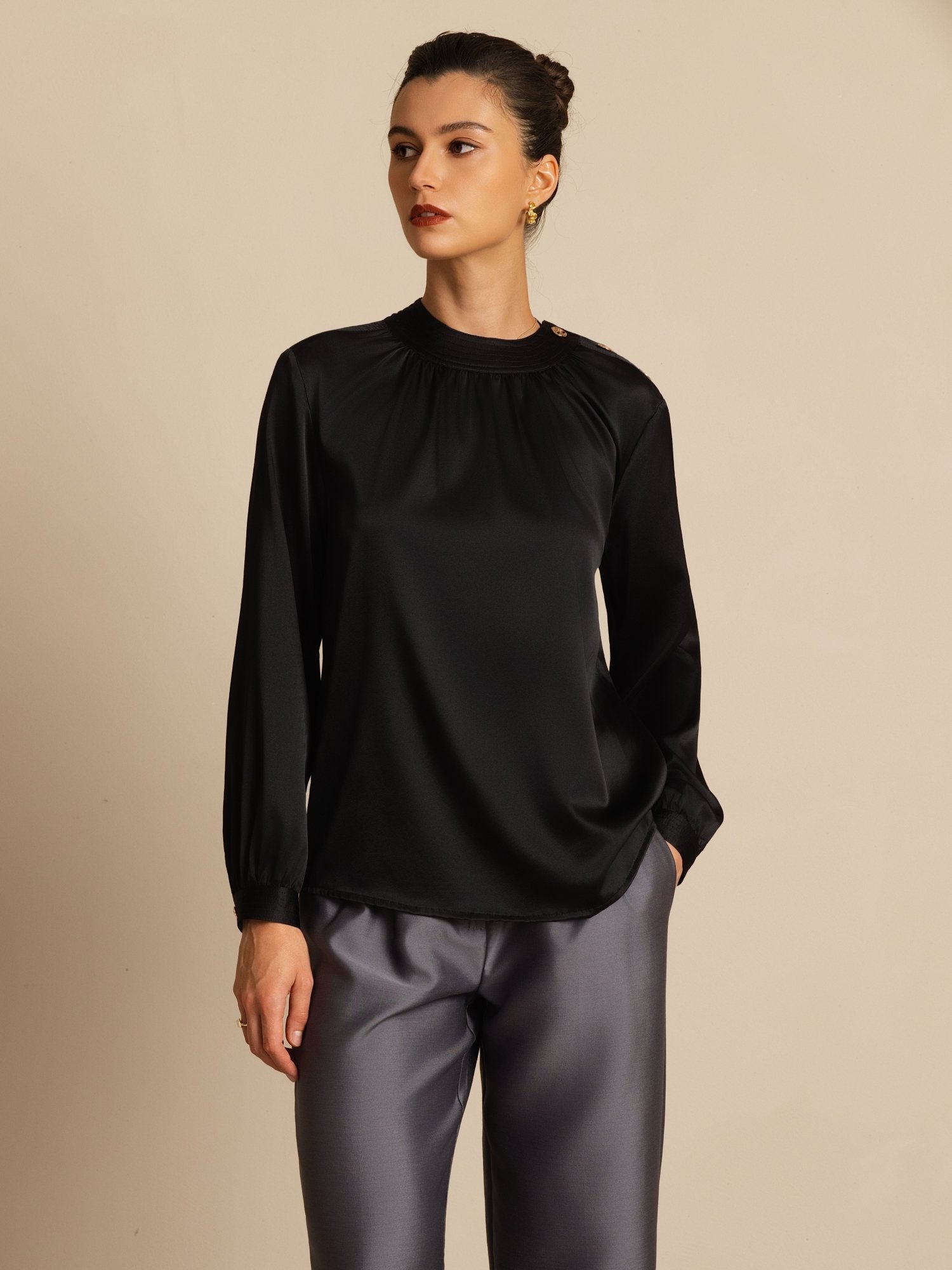 [أسود] SilkSilky-SA 19Momme الحرير الأكمام الطويلة رقبة مستديرة بلوزة 004