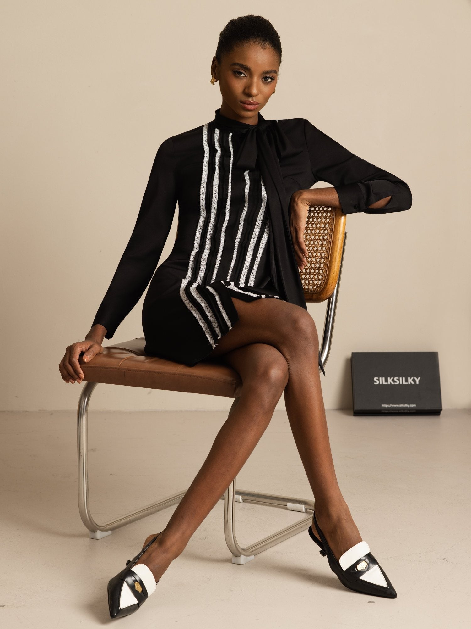 [أسود] SilkSilky-SA 19Momme الحرير الأكمام الطويلة ياقة قابلة للربط فساتين نسائية 007