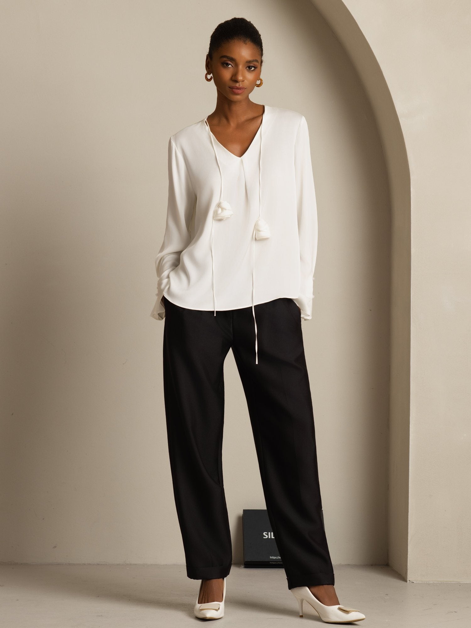 [أبيض] SilkSilky-SA 19Momme الحرير الأكمام الطويلة رقبة على شكل حرف V بلوزة 008