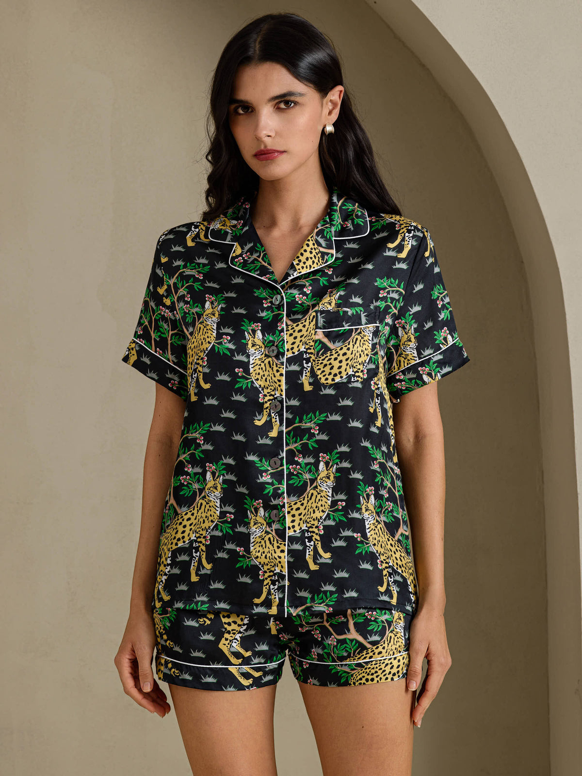 [سيرفال أسود] SilkSilky-SA Short Sleeve Notch Collar طقم بيجامة نسائي 001