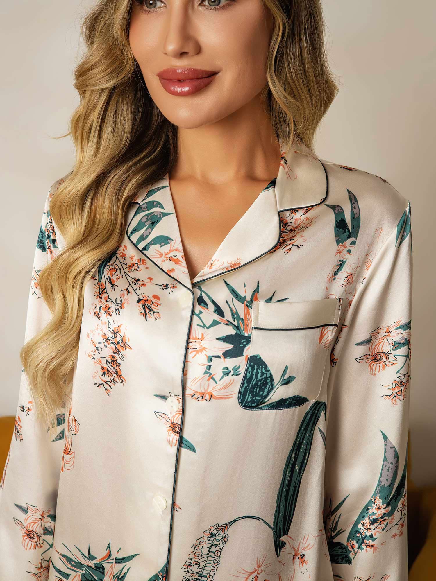 [غابة استوائية] SilkSilky-SA الحرير الخالص Womens Pajamas 003