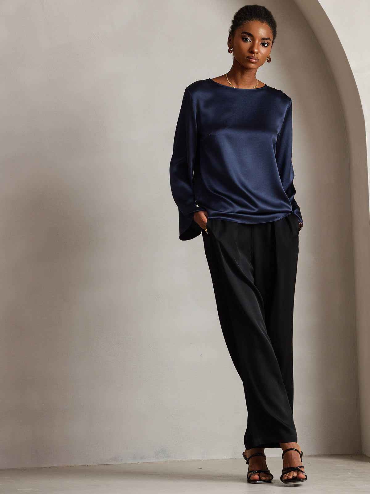 [أزرق غامق] SilkSilky-SA 19Momme الحرير رقبة مستديرة تي شيرت نسائية 006,