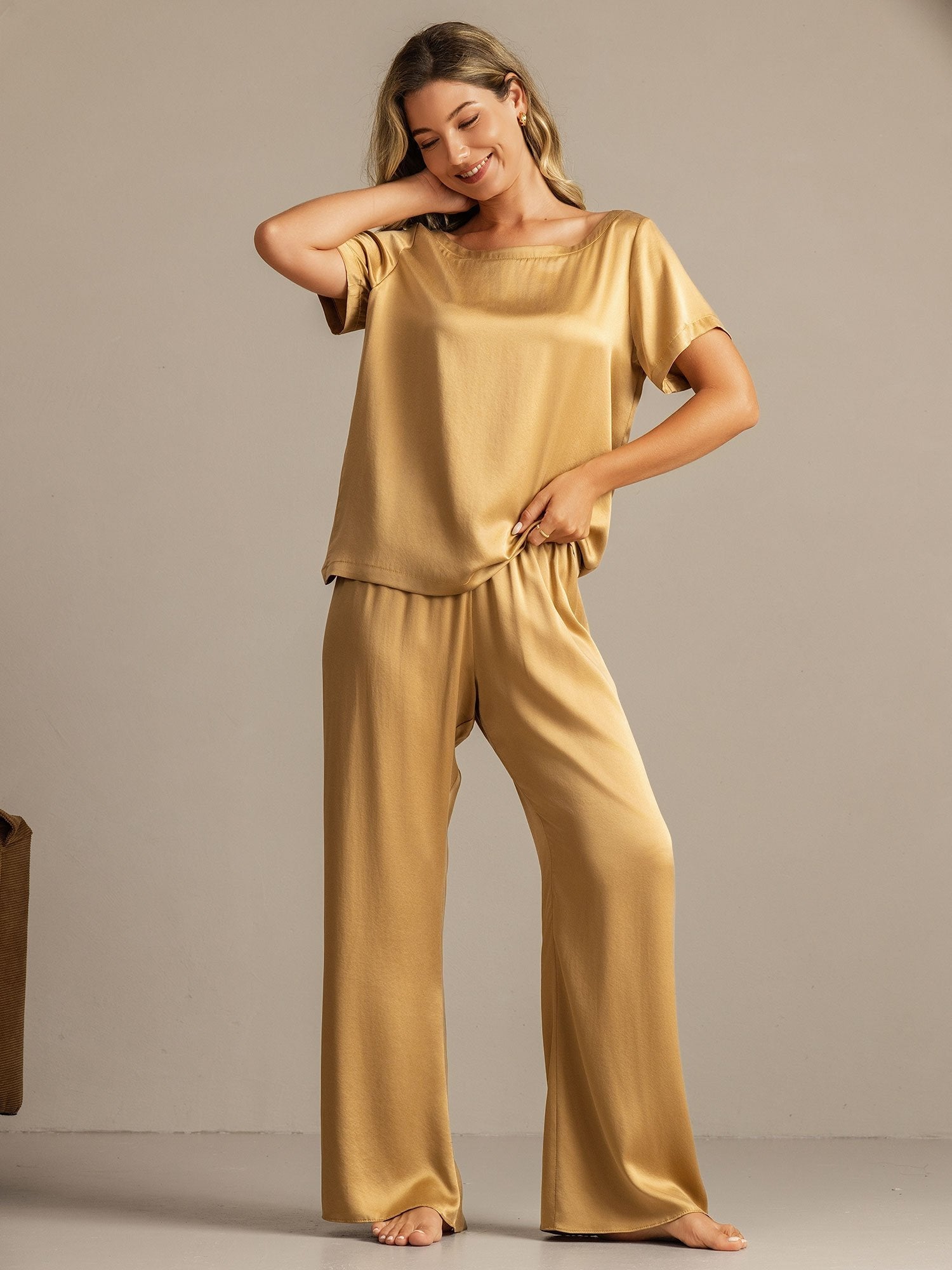 [تان(بنيفاتح)] SilkSilky-SA 19Momme الحرير Womens Pajamas 001