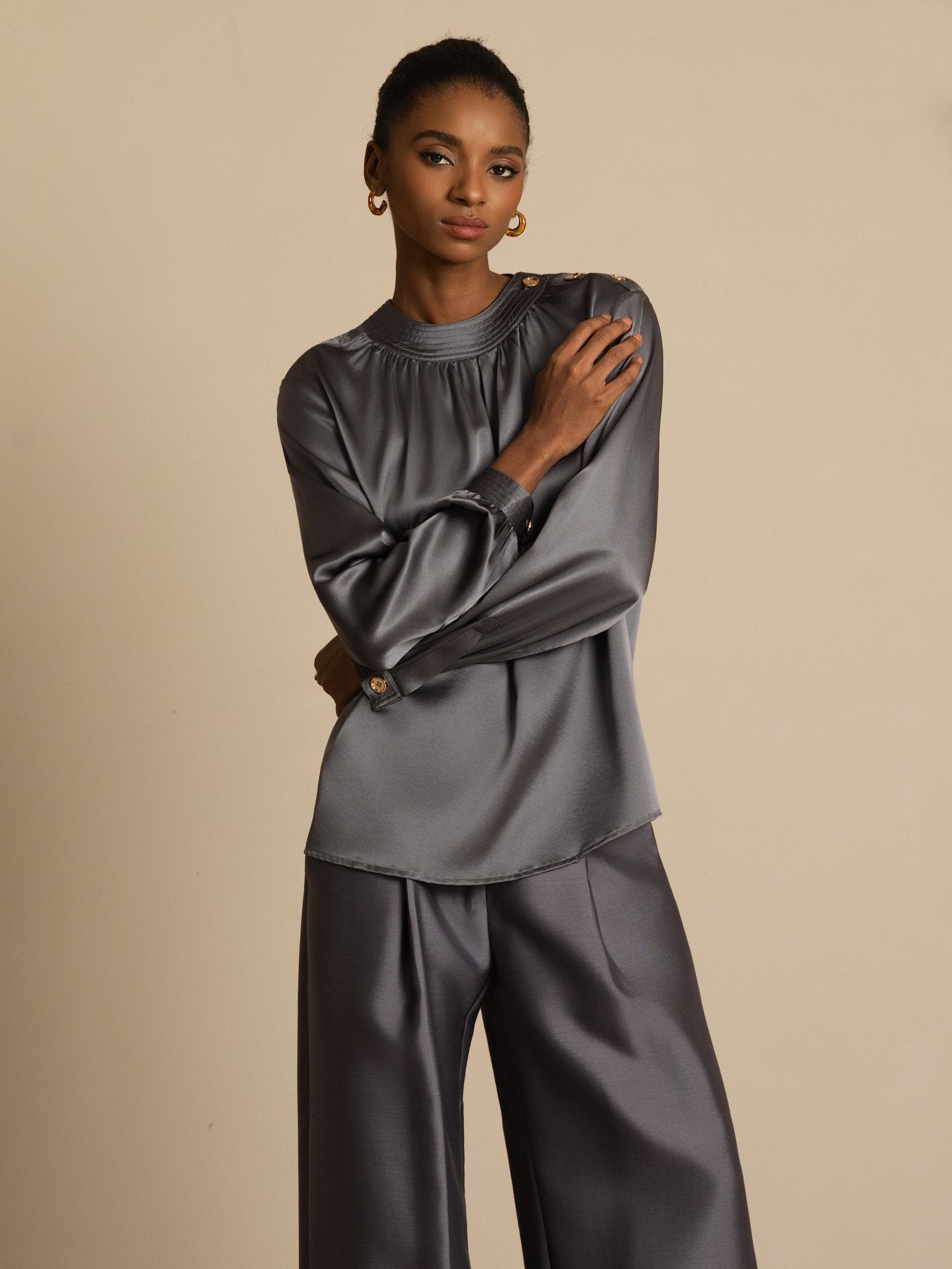 [الرماديالداكن] SilkSilky-SA 19Momme الحرير الأكمام الطويلة رقبة مستديرة بلوزة 005