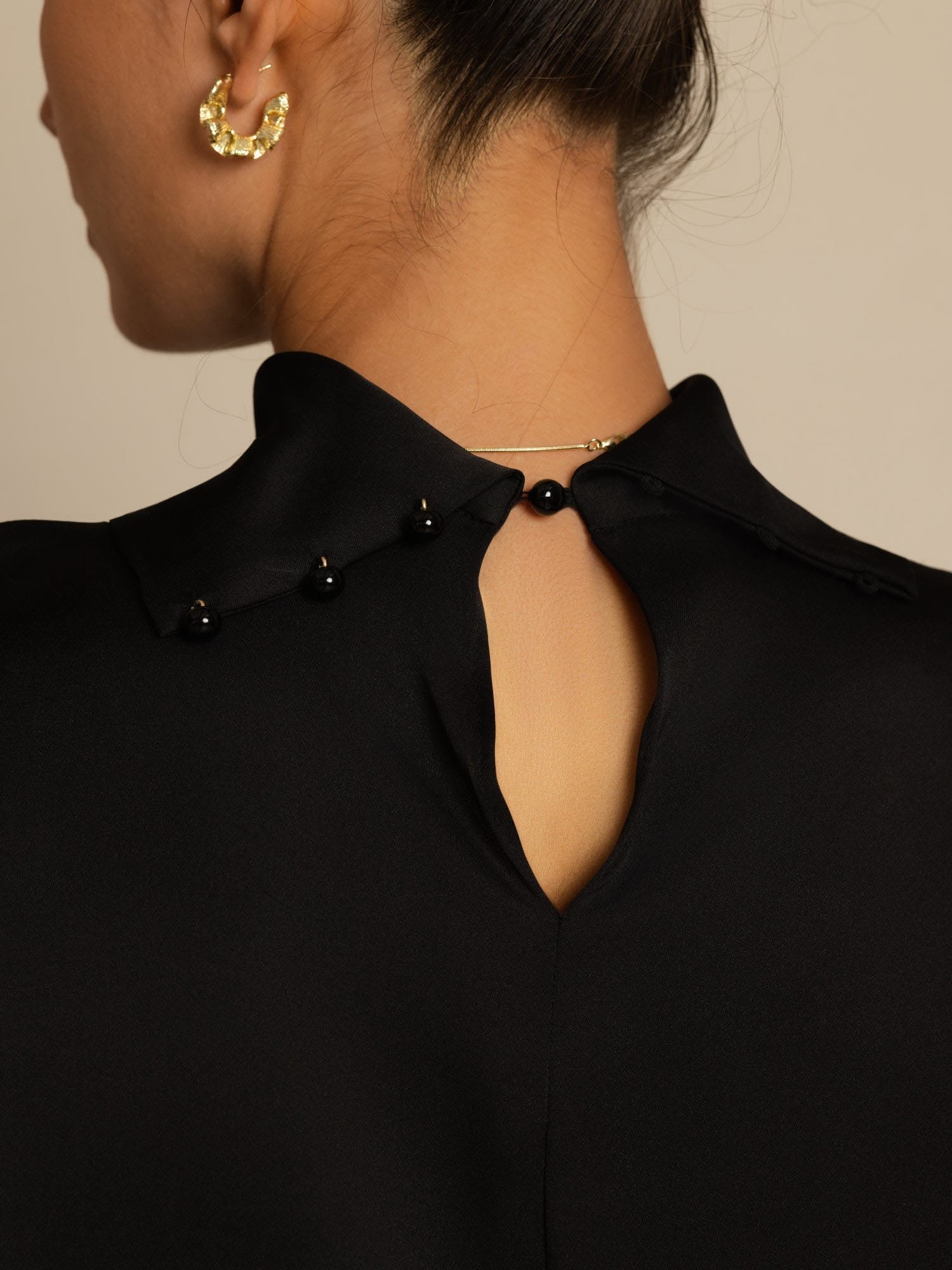 [أسود] SilkSilky-SA 19Momme الحرير الأكمام الطويلة ياقة مدورة تي شيرت نسائية 004