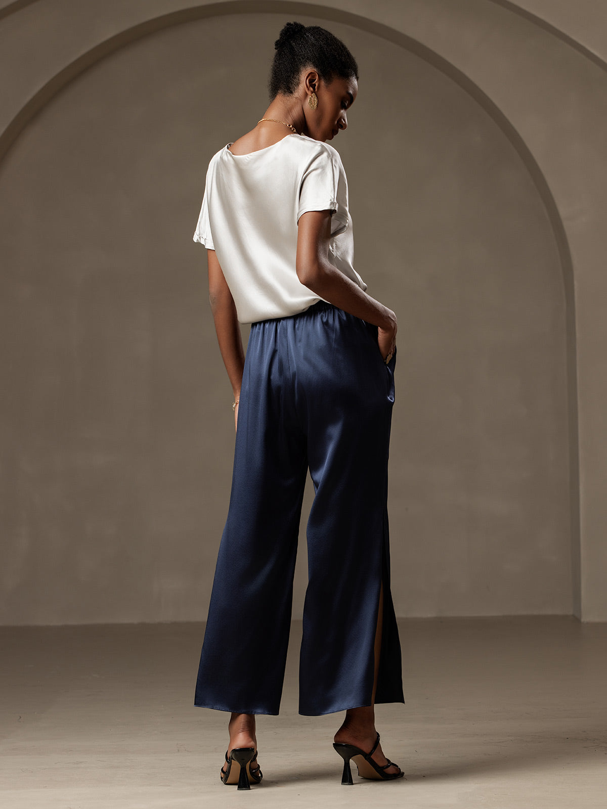 [رمادي فاتح] SilkSilky-SA 19Momme الحرير رقبة مستديرة تي شيرت نسائية 007,