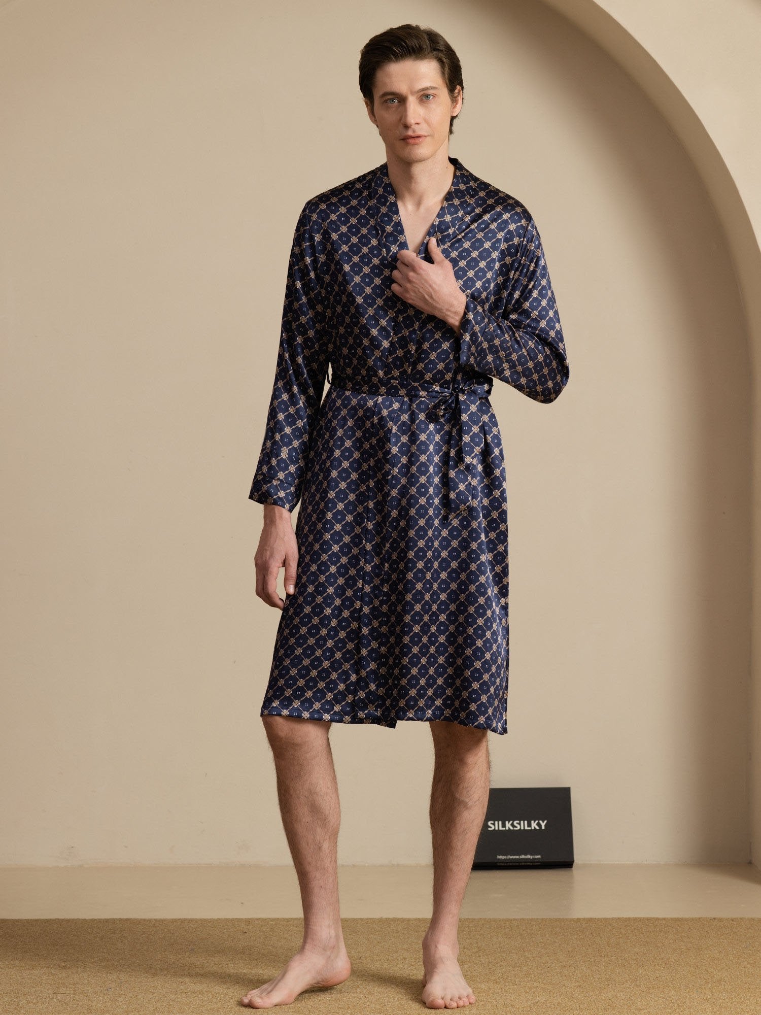 [سلسلة كحلي] SilkSilky-SA Long Sleeve Mens Robe 001