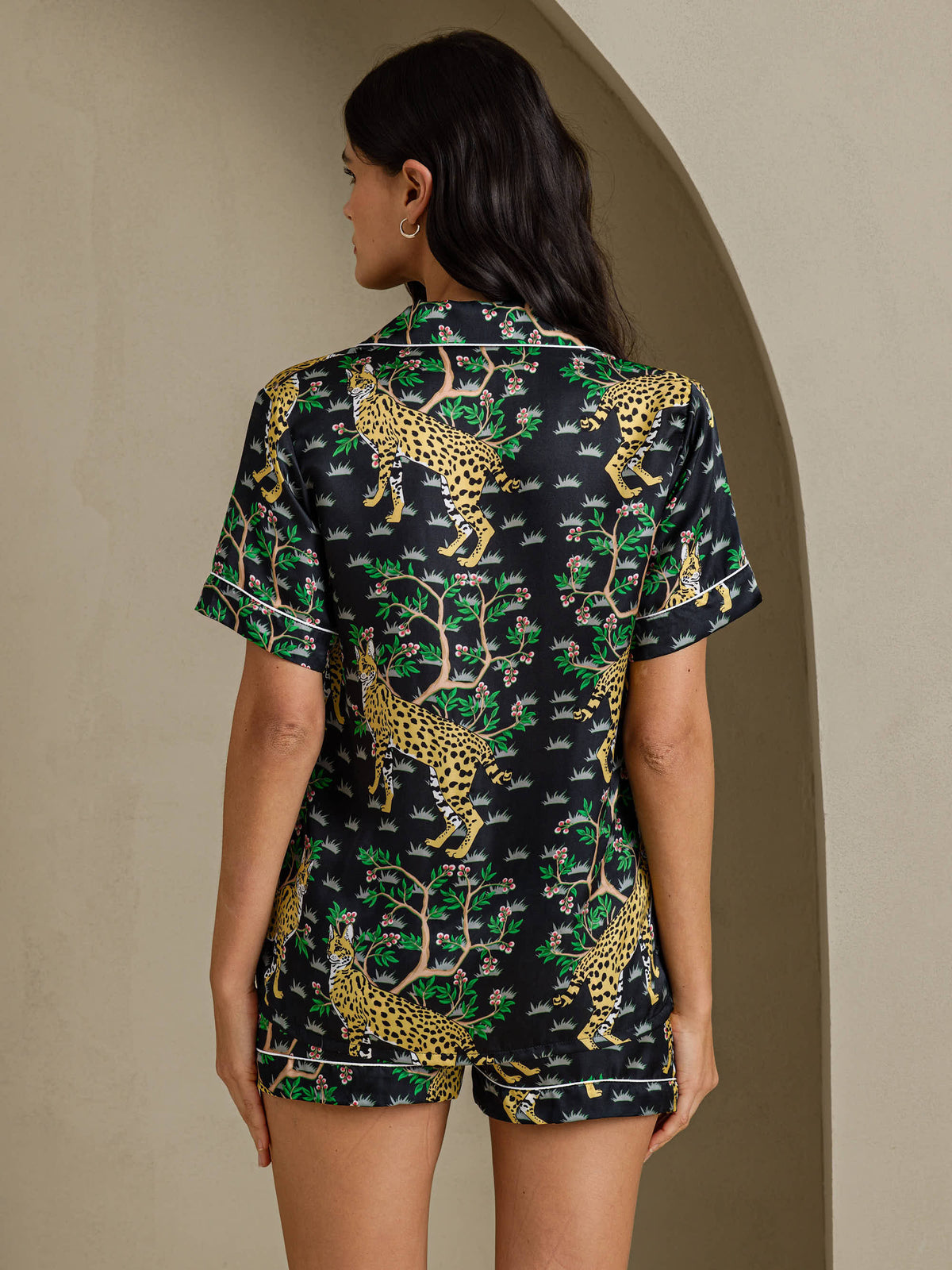 [سيرفال أسود] SilkSilky-SA Short Sleeve Notch Collar طقم بيجامة نسائي 002