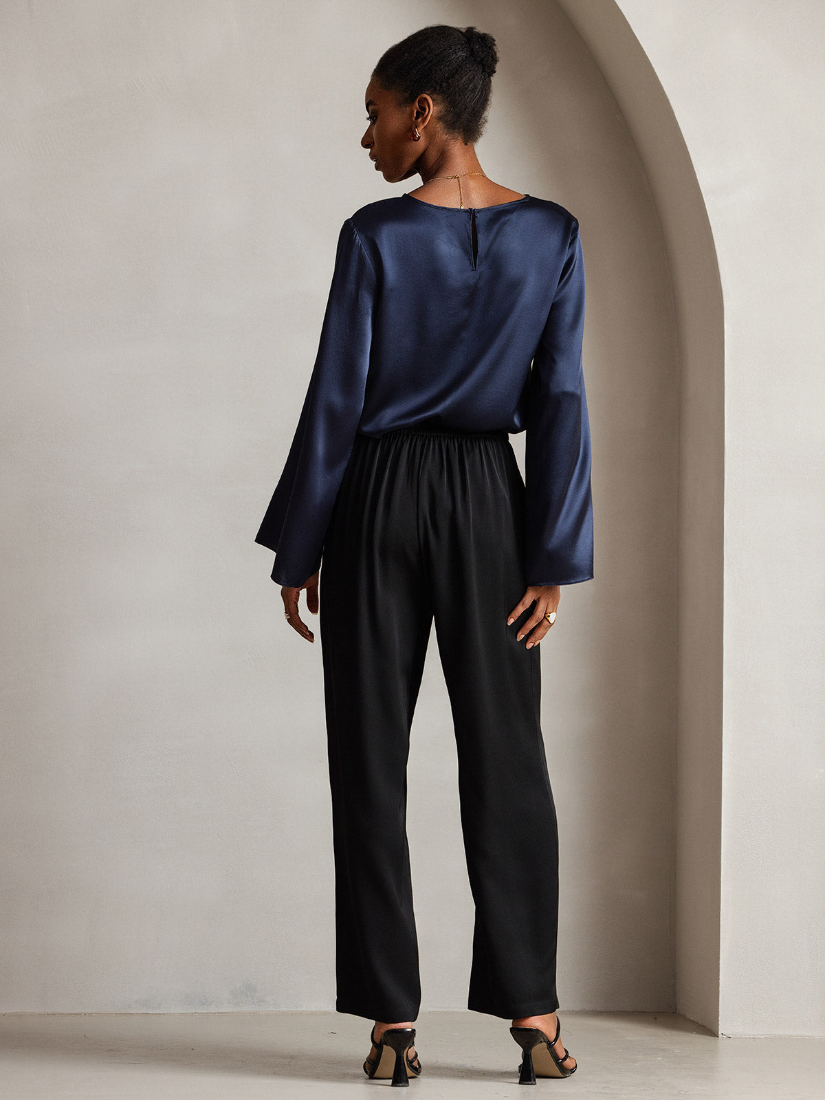 [أزرق غامق] SilkSilky-SA 19Momme الحرير رقبة مستديرة تي شيرت نسائية 002,