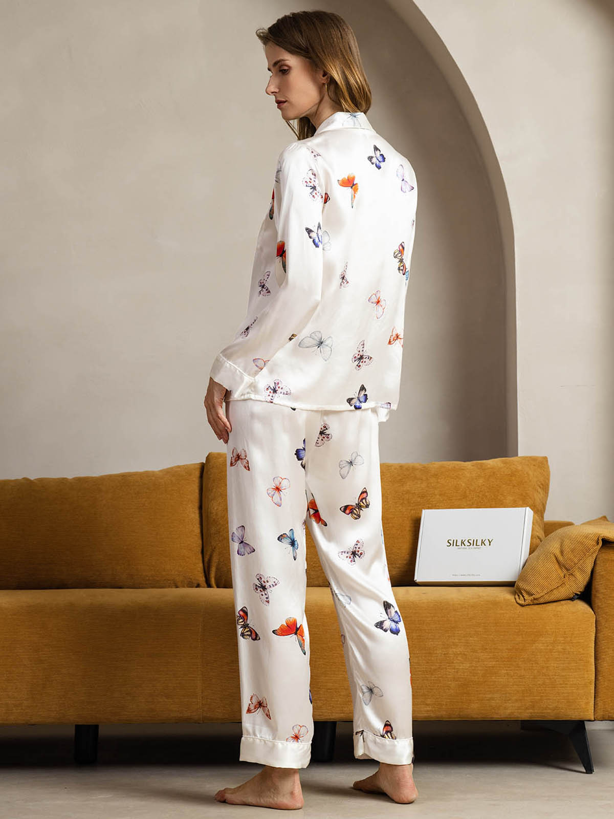 [فراشة بيضاء] SilkSilky-SA الحرير الخالص Womens Pajamas 002