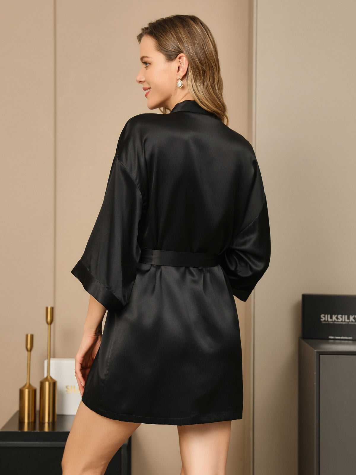 [أسود] SilkSilky-SA الحرير الخالص نصف الأكمام Womens Robe 005
