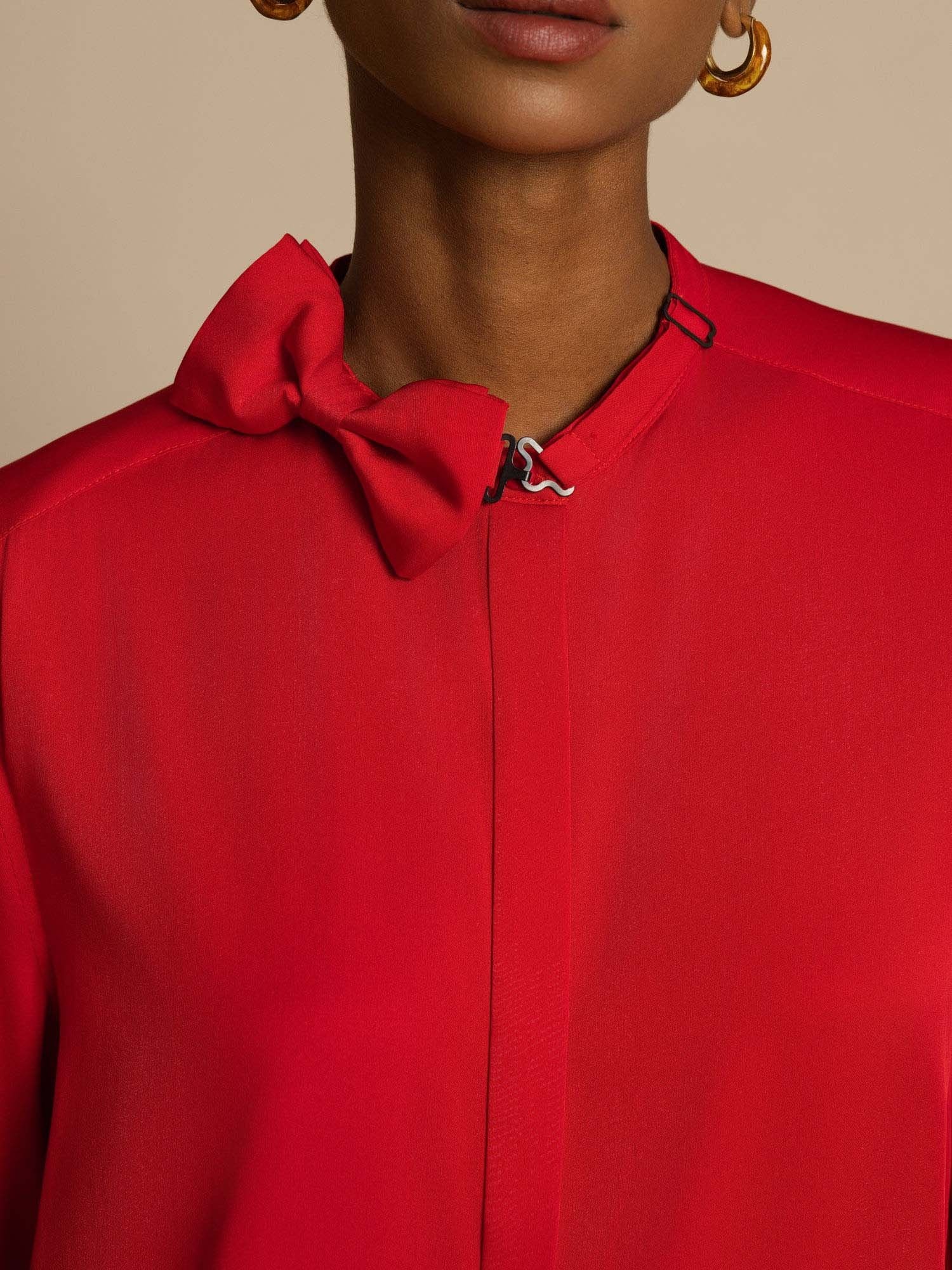 [خمر] SilkSilky-SA 19Momme الحرير الأكمام الطويلة ياقة القاع بلوزة 004