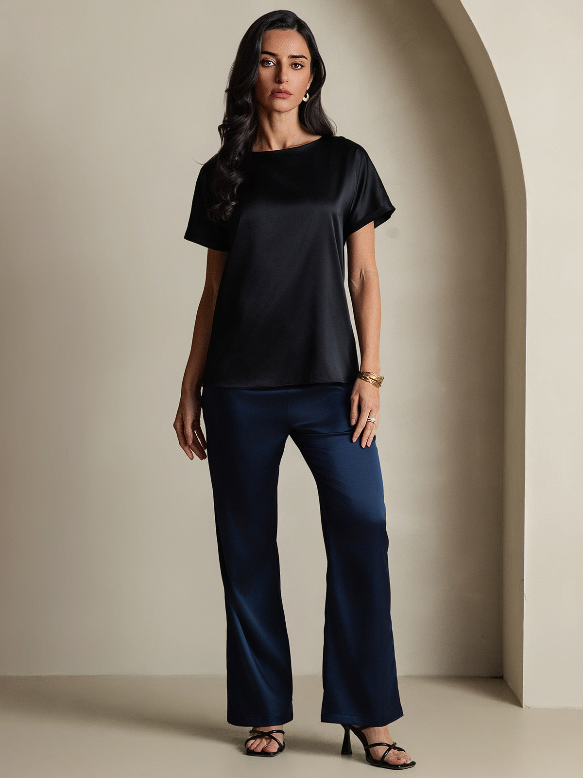 [أسود] SilkSilky-SA 19Momme الحرير الأكمام القصيرة رقبة مستديرة تي شيرت نسائية 006