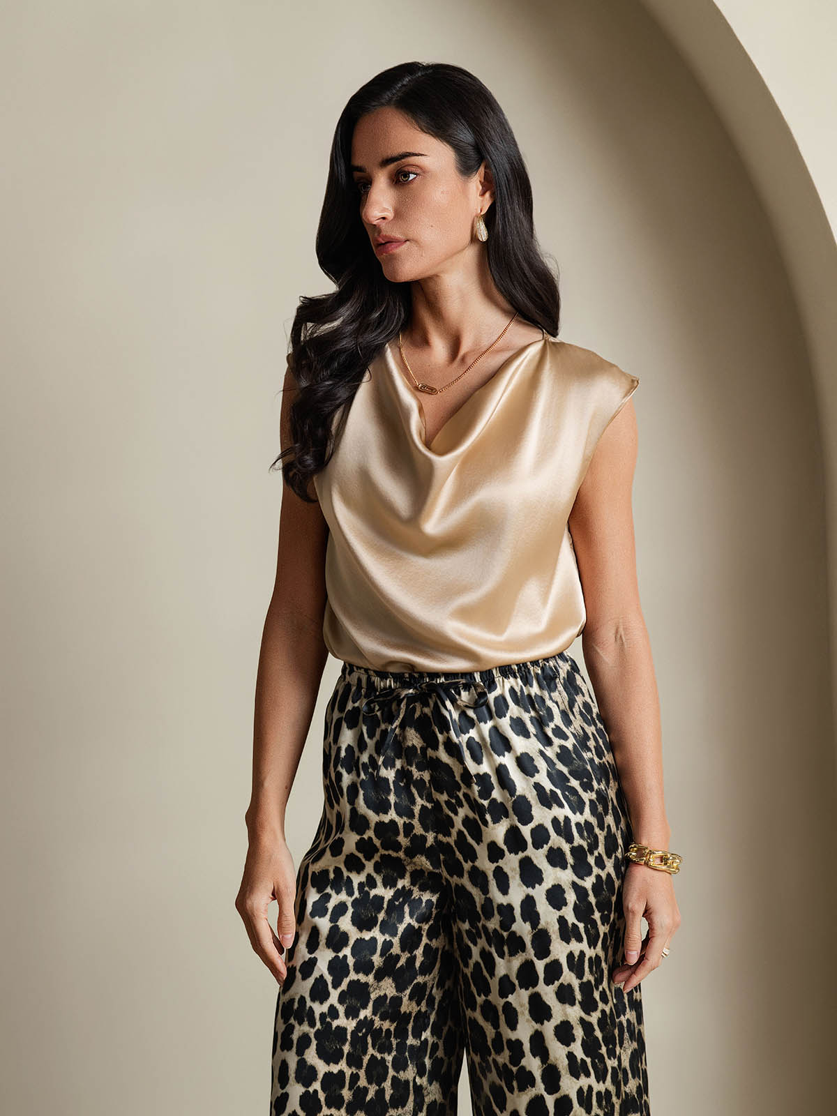 [شامبانيا] SilkSilky-SA 19Momme الحرير فتحة عنق بثنيات ملفوفة تي شيرت نسائية 006,